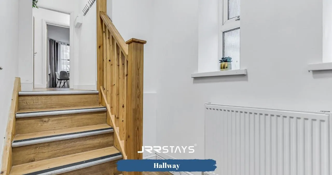 Cardiff Stylish 2 Bedroom Sleeps 6 Wi-Fi - Jrr Stays 0*,